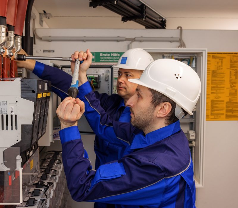 1 Y2 A4117 Graeper Elektroarbeiten in Station Mittelspannung